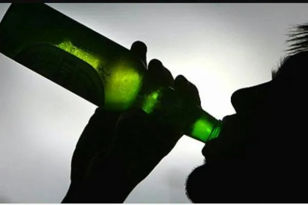  फतेहपुर:स्कूल पहुंचे शराबी टीचर ने लोगों को पीटा-डीएम ने दिए जांच के आदेश।