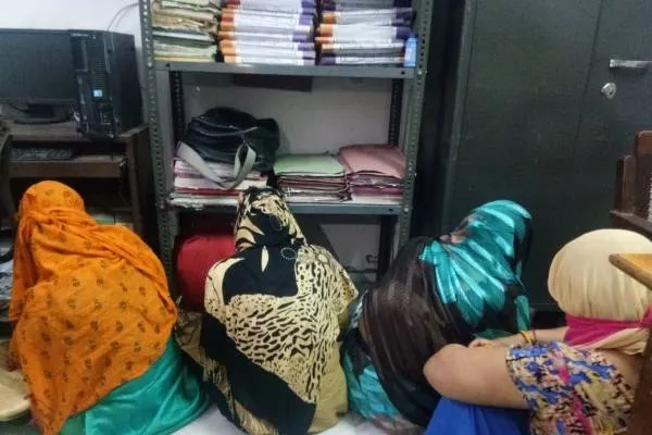 फतेहपुर:शहर में चल रहे सेक्स रैकेट को पुलिस ने पकड़ा..कई युवक युवतियां गिरफ्तार!