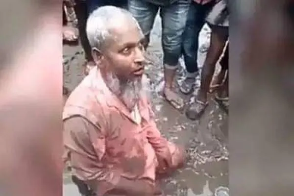 शर्मनाक: उग्र भीड़ का शिकार हुआ मुस्लिम बुजुर्ग..गौमांस बेचने के शक पर हुई पिटाई!