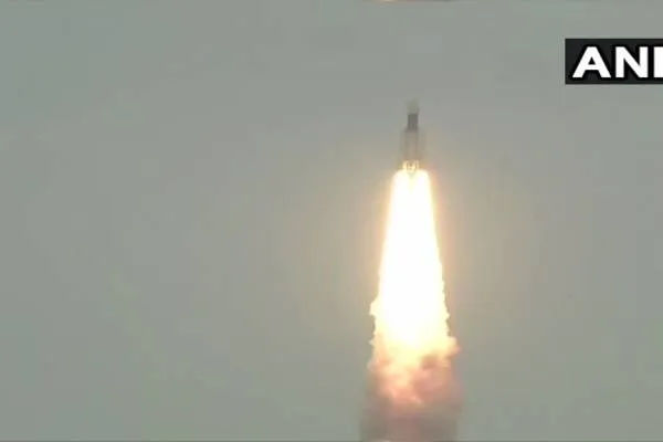 मिशन चंद्रयान-2:'बाहुबली' में सवार हो चंद्रमा के सफ़र पर निकला चंद्रयान!