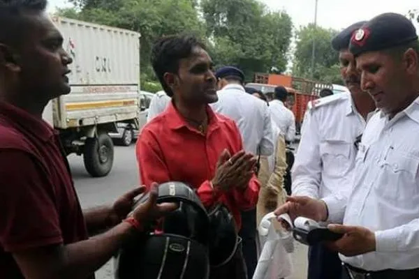 यूपी:राज्य सरकार कर रही विचार..घट सकती है नए मोटर व्हीकल में लगाई गई जुर्माने की राशि!