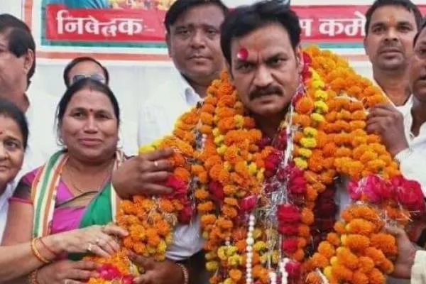 फतेहपुर:कांग्रेस जिलाध्यक्ष का फूल मालाओं से पार्टी कार्यकर्ताओं ने किया जोरदार स्वागत.!संगठन को मजबूत करना होगा पहला लक्ष्य-अखिलेश