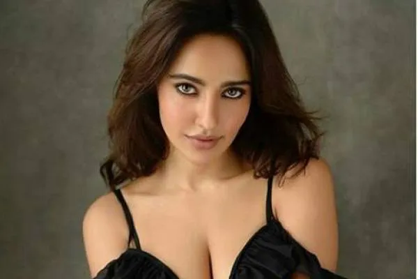 मनोरंजन:अभिनेत्री नेहा शर्मा ने शेयर की डीप नेक ड्रेस में बोल्ड तस्वीर..!
