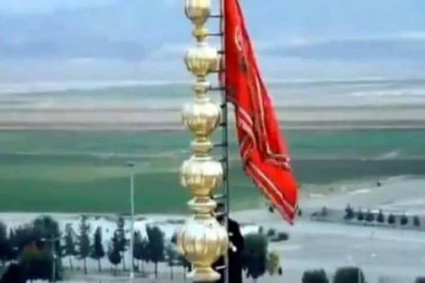 अमेरिका और ईरान के बीच जंग का ऐलान..मस्ज़िद में लहराया गया लाल झंडा..!