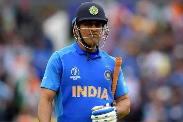 क्रिकेट:अब दोबारा भारत के लिए खेलते नज़र नहीं आएंगे धोनी..बीसीसीआई ने ख़त्म किया क़रार..!