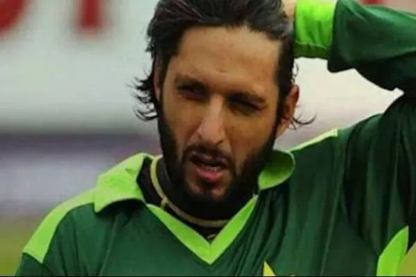 कोरोना की चपेट में पाकिस्तान के पूर्व क्रिकेट कप्तान शाहिद अफ़रीदी..हालत गम्भीर..!
