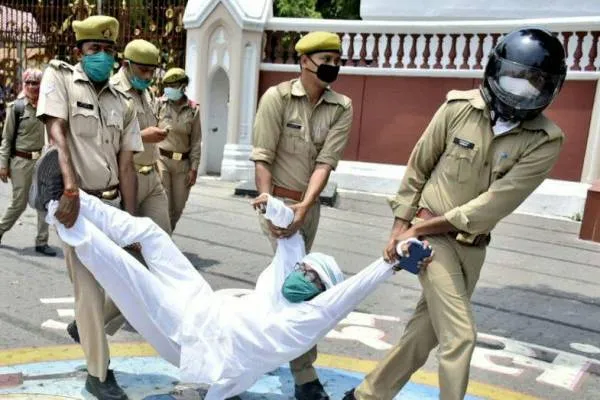 UP:कांग्रेस प्रदेश अध्यक्ष अजय कुमार लल्लू फ़िर हुए गिरफ्तार..!