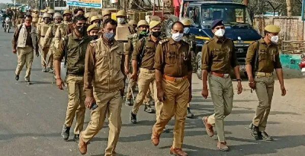 फर्रुखाबाद:किसानों ने फ़िर भरी हुंकार.मुस्तैद रही पुलिस.!