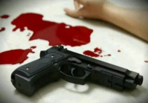 Fatehpur news:पिता ने अपनी जवान बेटी की गोली मारकर की हत्या,थाने पहुँचा
