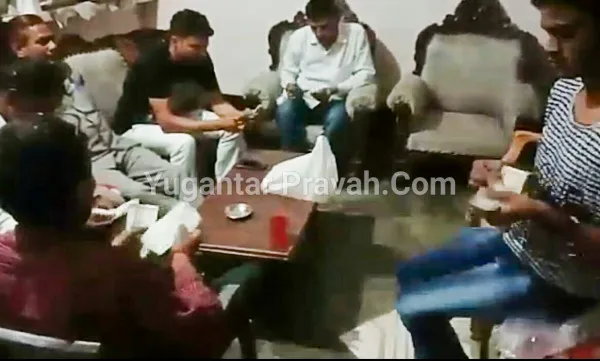 Fatehpur News: बसपा जिलाध्यक्ष के घर रूपए गिनने का वीडियो वायरल कहीं आदित्य पांडेय की बात सच तो नहीं?