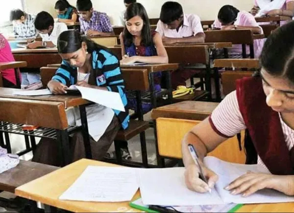 UP Board Exam 2021 Postponed: यूपी बोर्ड की परीक्षाएं स्थगित.बढ़ते कोरोना की वज़ह से सरकार ने लिया फैसला।