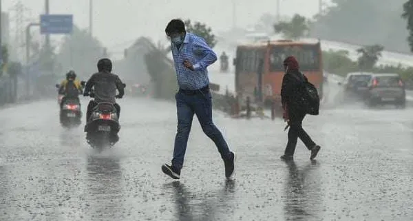 Cyclone Yaas: यास का असर यूपी के कई जिलों में अलर्ट भारी बारिश की आशंका