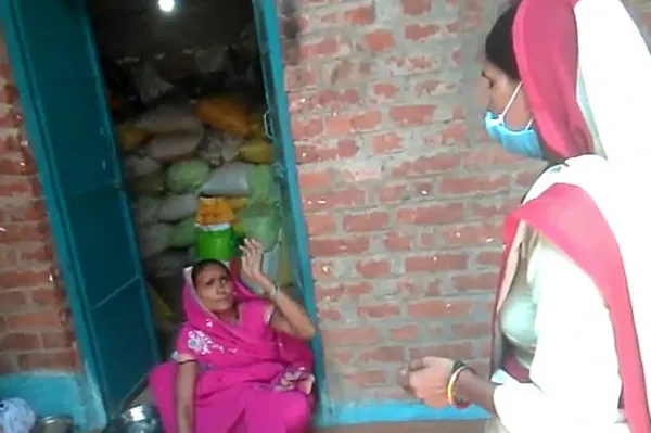Fatehpur UP News: फतेहपुर के ग्रामीणांचलों में कोविड टीके का हो रहा विरोध.सोशल मीडिया में वायरल हो रहा वीडियो।