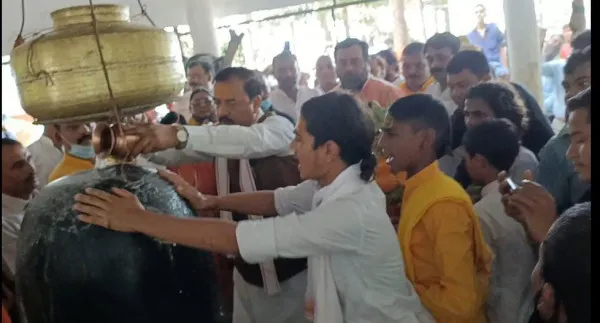 Keshav Prashad Maurya Fatehpur Visit Live:फतेहपुर के ओम घाट पहुँचें डिप्टी सीएम केशव मौर्या जानें पल पल की अपडेट्स