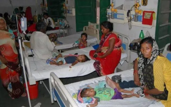 Viral Fever In UP:यूपी में रहस्यमयी बुखार का कहर कई जिलों में हालात हुए ख़राब बच्चे सबसे ज़्यादा प्रभावित