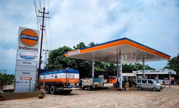 Petrol Diesel Rate In UP:केंद्र सरकार के बाद अब योगी सरकार ने भी दी राहत इतना सस्ता हुआ पेट्रोल डीज़ल