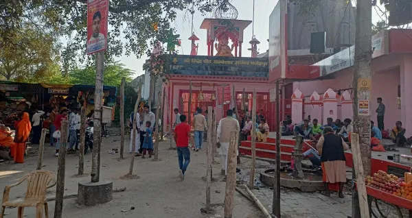 Mahashivaratri 2022:बम बम भोले के जयकारों से गुलजार होने लगा फतेहपुर का ताम्बेश्वर मंदिर कांवड़ियों के पहुँचने का सिलसिला शुरू