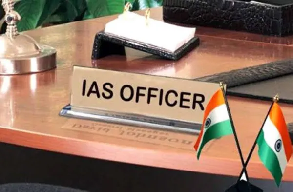 UP IAS Transfer:यूपी में IPS के बाद आईएएस अफसरों के तबादले इन जिलों के डीएम बदले
