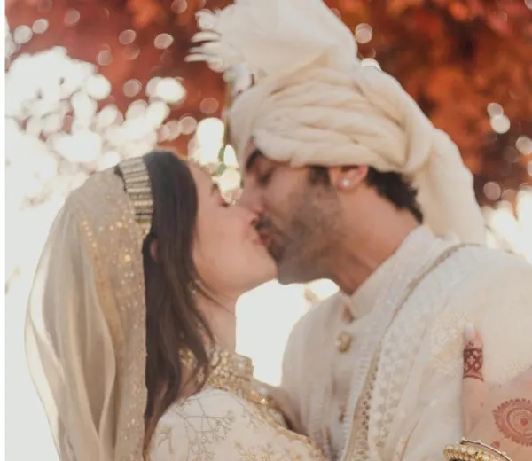 Ranbir Alia wedding Photos:रणबीर की हुईं आलिया देखें शादी की स्पेशल फ़ोटो