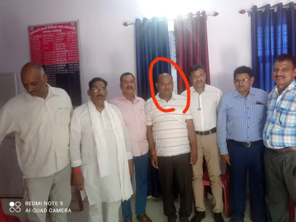 Fatehpur News:फतेहपुर में रिश्वत लेते रंगे हांथों पकड़ा गया शिक्षा विभाग का बाबू एंटी करप्शन टीम ने की कार्यवाई