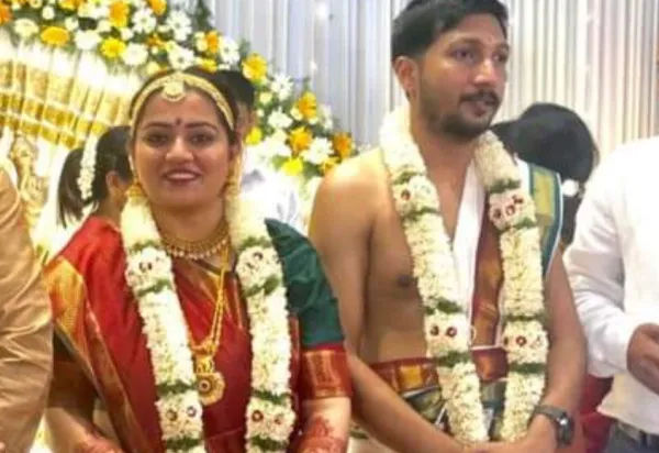 यूपीएससी टॉपर रहीं हैं फतेहपुर की डीएम Apurva Dubey IAS पति भी हैं पड़ोसी जनपद के डीएम