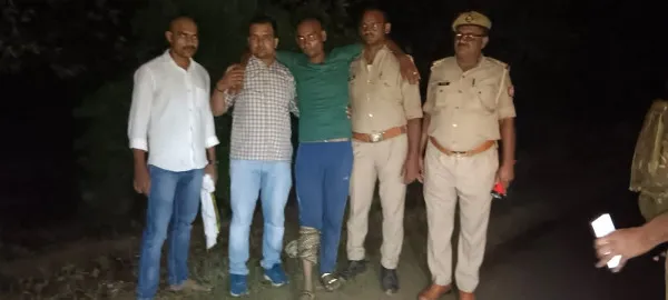 Fatehpur Encounter News: फतेहपुर में डकैतों की पुलिस से मुठभेड़ ताबड़तोड़ चली गोलियां