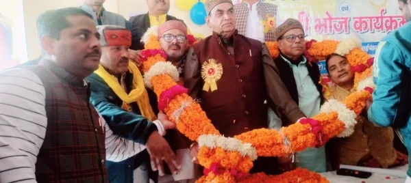 Fatehpur News : फतेहपुर में यादव महासभा ने किया खिचड़ी भोज का आयोजन प्रदेश अध्यक्ष ने की शिरकत