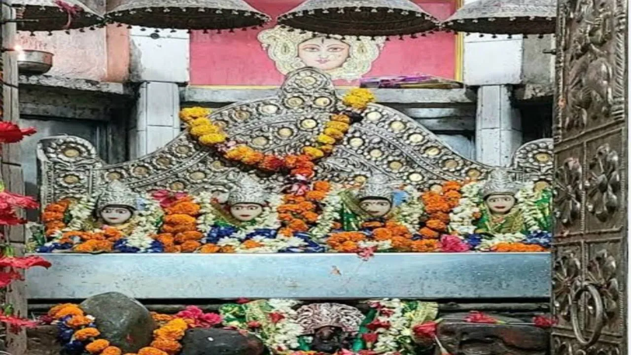 Kanpur Tapeshwari Mata Temple: मां सीता के त्याग और तप से जुड़ा हुआ है इस मंदिर का इतिहास ! यहाँ लव-कुश का हुआ था मुंडन संस्कार