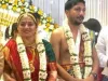 यूपीएससी टॉपर रहीं हैं फतेहपुर की डीएम Apurva Dubey IAS पति भी हैं पड़ोसी जनपद के डीएम
