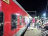 Sampark Kranti News: संपर्क क्रांति ट्रेन में युवक की शर्मनाक हरकत ! BHU के वैज्ञानिक और पत्नी पर की पेशाब