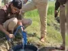 Jhansi Crime In Hindi: हैंडपंप से पानी की जगह निकलने लगी शराब ! वजह जानकर आबकारी विभाग के उड़ गए होश
