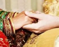 Sambhal Marriage News In Hindi: गर्लफ्रैंड से मिलने पहुँचे युवक को पकड़ा रंगे हाथ ! फिर हुआ कुछ ऐसा जो कभी न सोचा वैसा