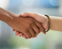 Hand shake Health: आप किस तरह से मिलाते हैं हाथ ! हाथ मिलाने के तरीकों से पता चलता है व्यक्ति का स्वास्थ्य कैसा है
