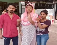 Kanpur Loksabha Election: मतदान के लिए गर्भवती महिला ने डिलीवरी की डेट बढ़वाई आगे ! कहा पहले मतदान जरूरी, पहली दफा वोट डालने पर उत्सुक