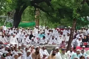 Kanpur Eid-Ul-Adha News : देश की सलामती के साथ अमन-चैन की मांगी दुआ,ईद-उल-अजहा की नमाज़ कड़ी सुरक्षा के बीच हुई सम्पन्न