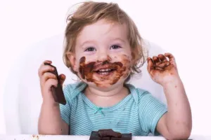 Kids Chocolates Disadvantages: कहीं आप का बच्चा भोजन को छोड़ चॉकलेट तो नहीं खा रहा, हो जाएं सावधान