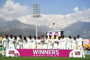 India Vs England Dharamshala: धर्मशाला में भारतीय स्पिनरों के आगे अंग्रेजों ने टेके घुटने ! 4-1 से टेस्ट सीरीज जीतकर भारत ने रच दिया इतिहास, तीसरे दिन ही हुआ खेल समाप्त